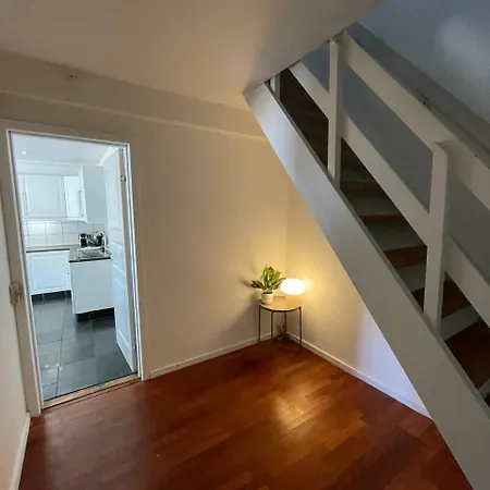 Fully Furnished With Shared Kitchen And Bathroom7 Appartement